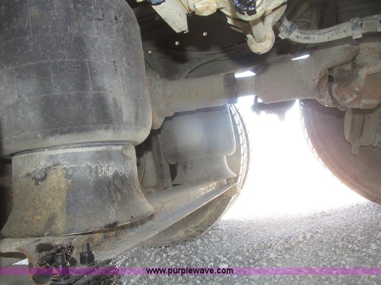 image for item G9756 2004 Peterbilt 379 dump truck