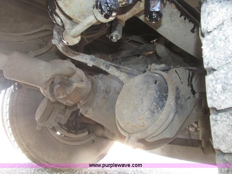 image for item G9756 2004 Peterbilt 379 dump truck