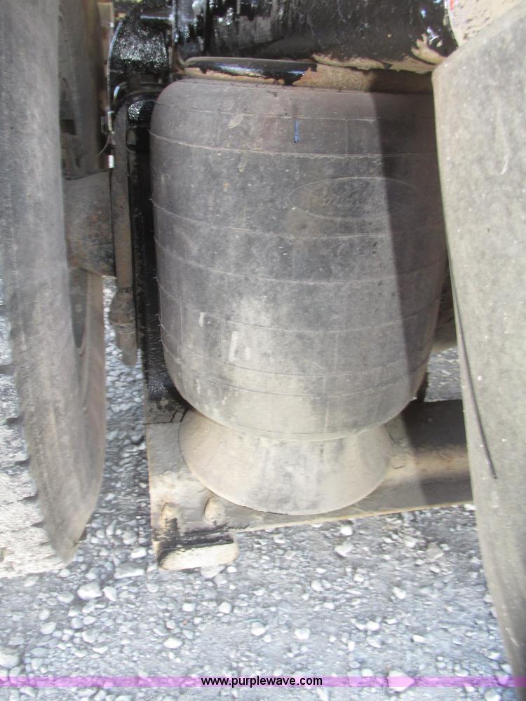 image for item G9756 2004 Peterbilt 379 dump truck