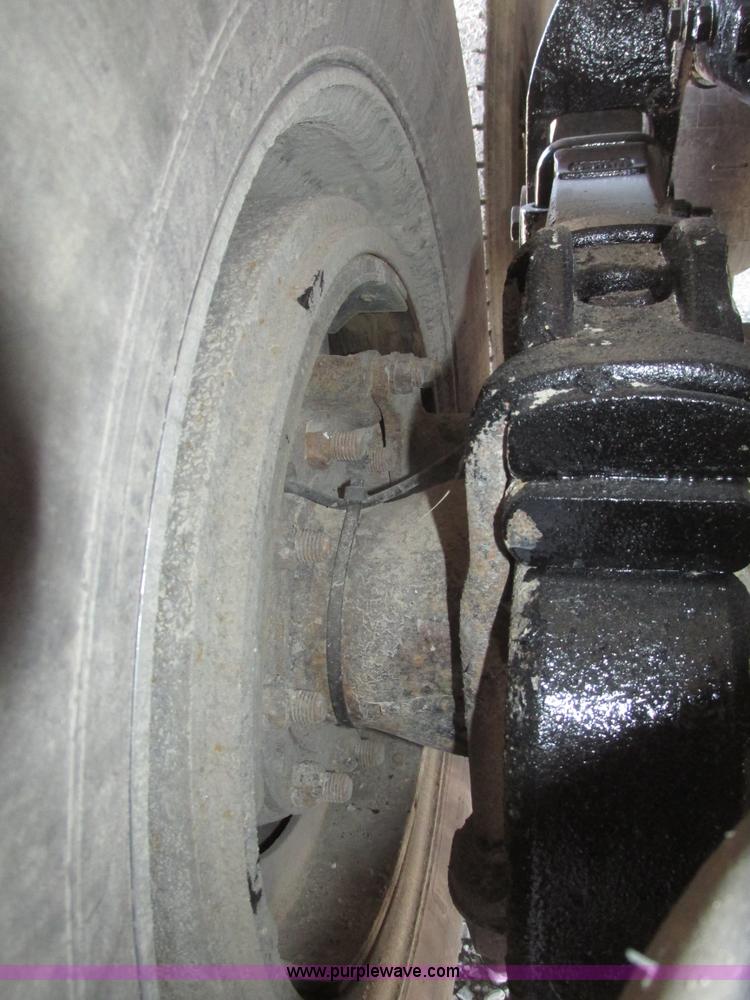 image for item G9756 2004 Peterbilt 379 dump truck