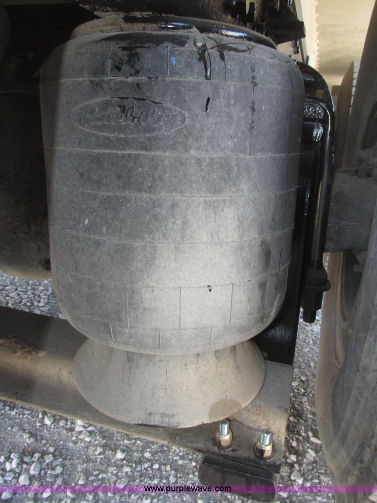 image for item G9756 2004 Peterbilt 379 dump truck