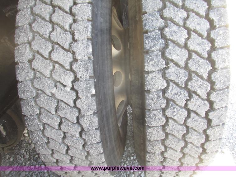 image for item G9756 2004 Peterbilt 379 dump truck