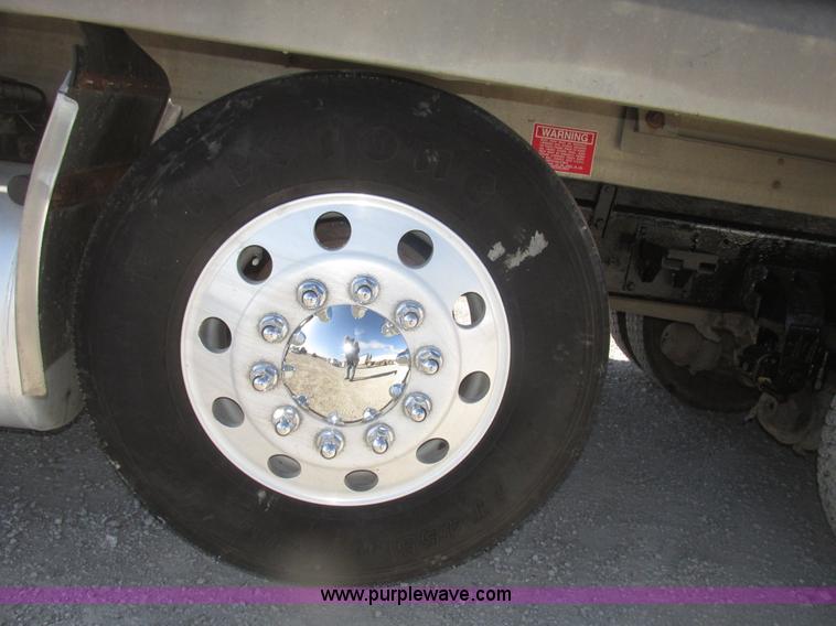 image for item G9756 2004 Peterbilt 379 dump truck