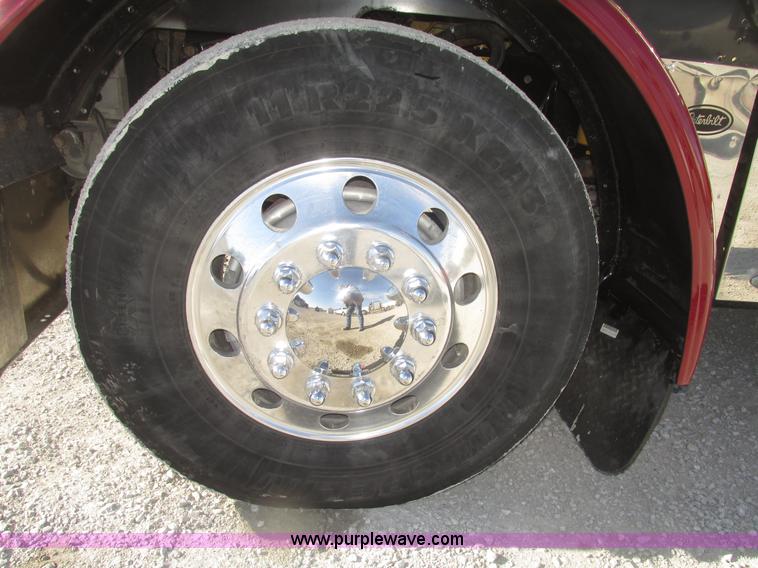 image for item G9756 2004 Peterbilt 379 dump truck