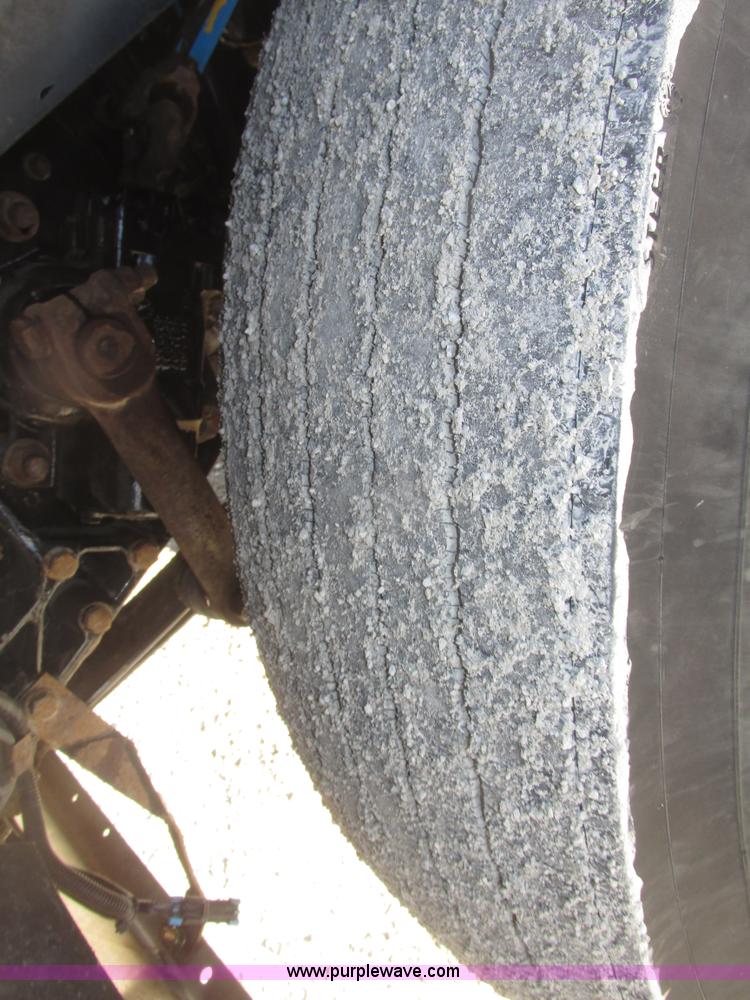 image for item G9756 2004 Peterbilt 379 dump truck