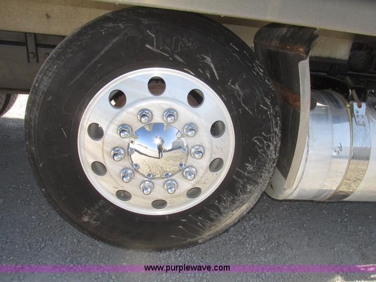 image for item G9756 2004 Peterbilt 379 dump truck