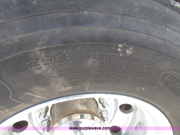 image for item G9756 2004 Peterbilt 379 dump truck