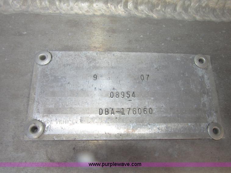 image for item G9756 2004 Peterbilt 379 dump truck