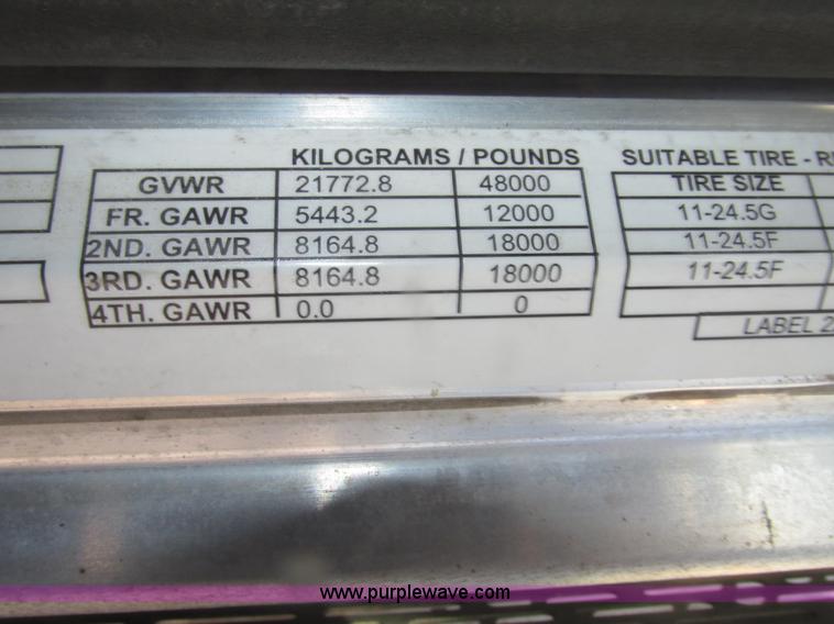 image for item G9756 2004 Peterbilt 379 dump truck