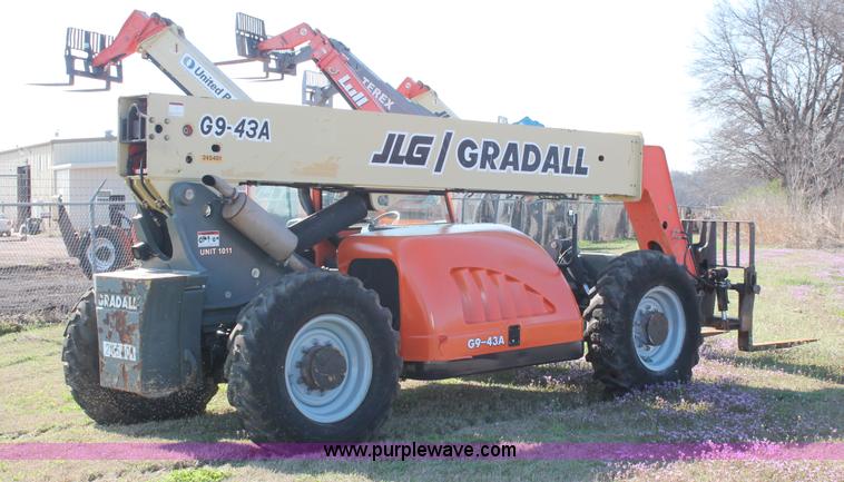 image for item H5883 2004 JLG G9-43A telehandler