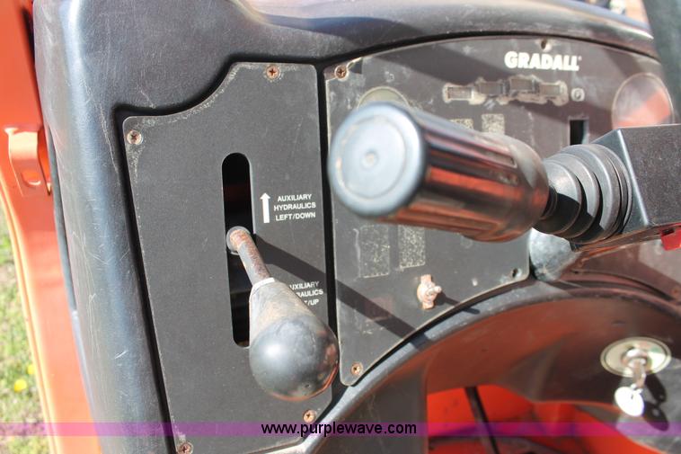 image for item H5883 2004 JLG G9-43A telehandler