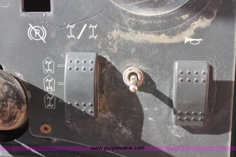 image for item H5883 2004 JLG G9-43A telehandler