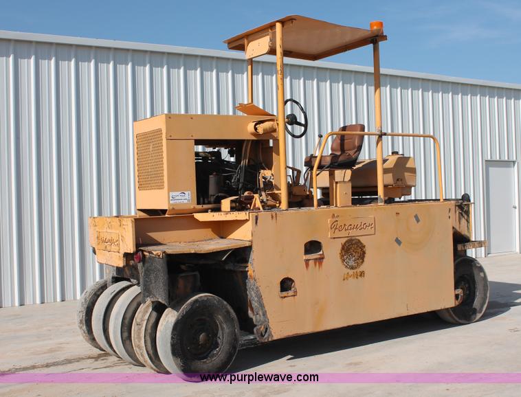 image for item H5885 1984 Ferguson SP-912 pneumatic roller