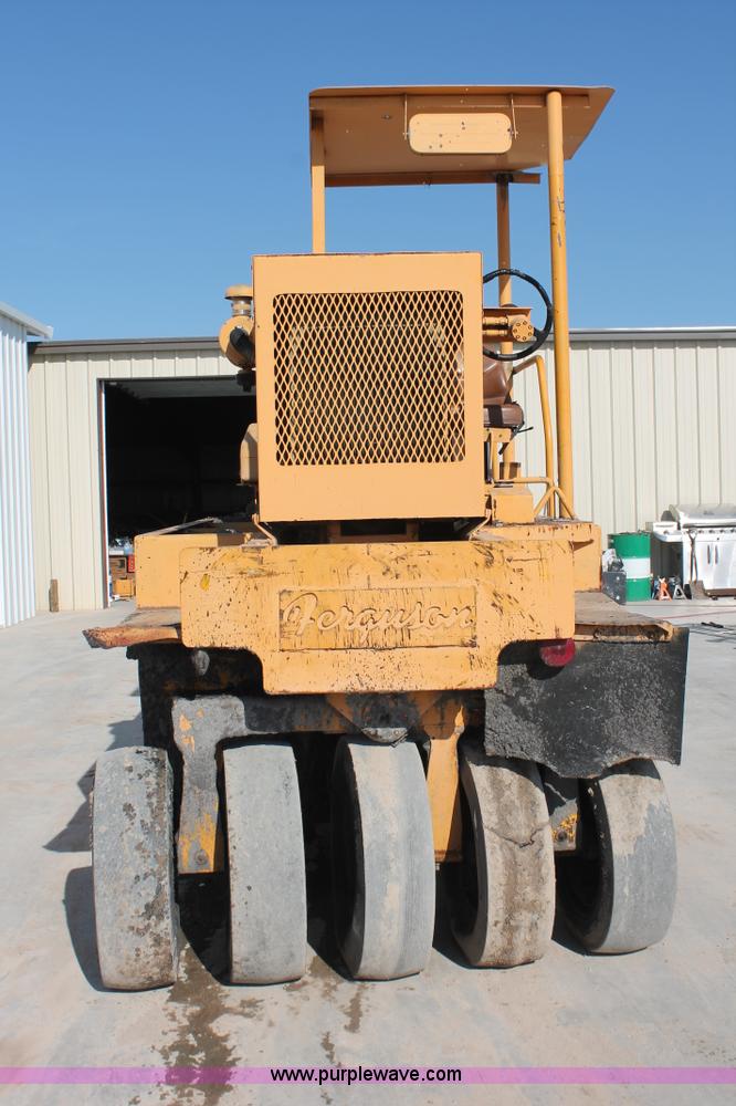 image for item H5885 1984 Ferguson SP-912 pneumatic roller