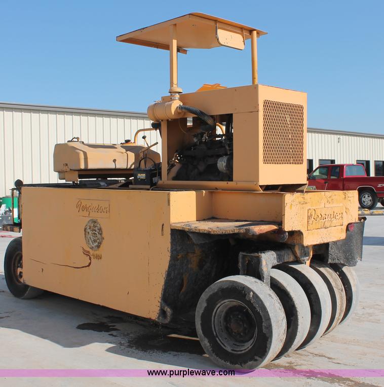 image for item H5885 1984 Ferguson SP-912 pneumatic roller
