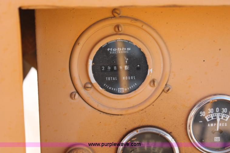 image for item H5885 1984 Ferguson SP-912 pneumatic roller