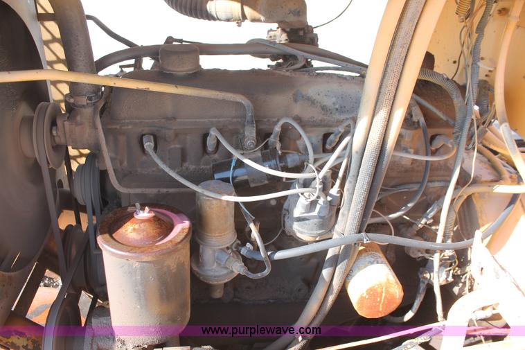 image for item H5885 1984 Ferguson SP-912 pneumatic roller
