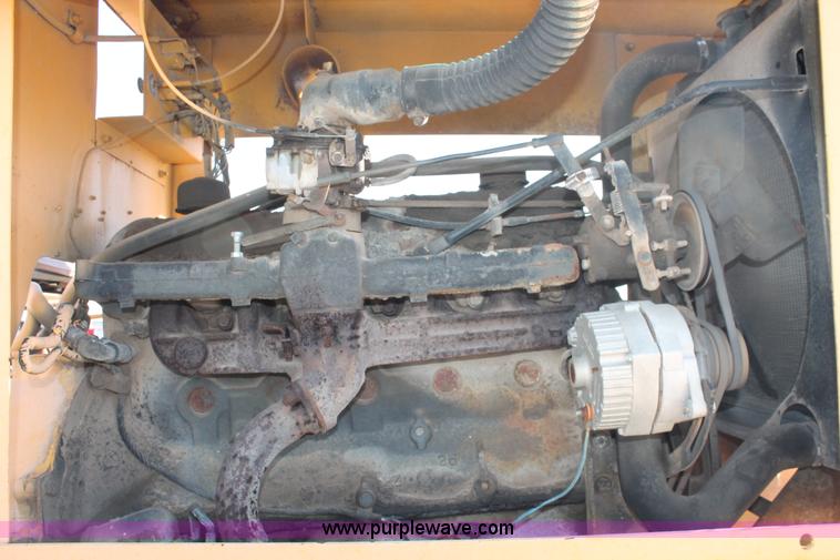 image for item H5885 1984 Ferguson SP-912 pneumatic roller