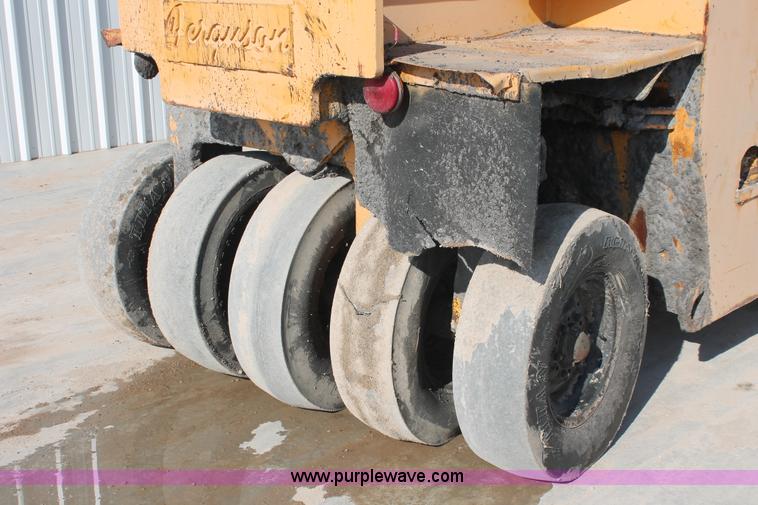 image for item H5885 1984 Ferguson SP-912 pneumatic roller