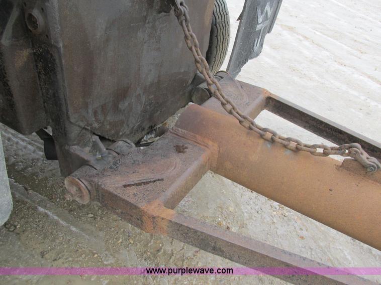 image for item H7564 1993 shop built pup dump trailer