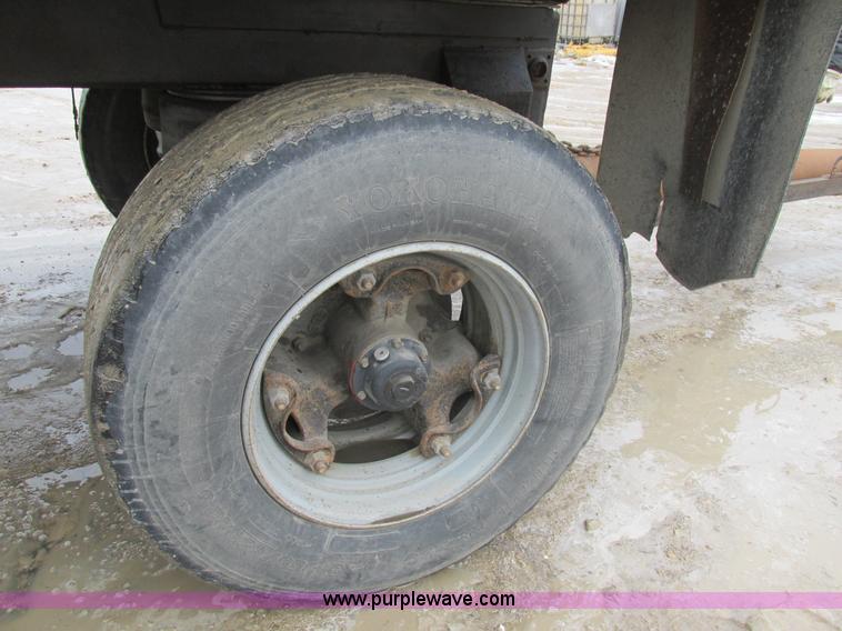 image for item H7564 1993 shop built pup dump trailer