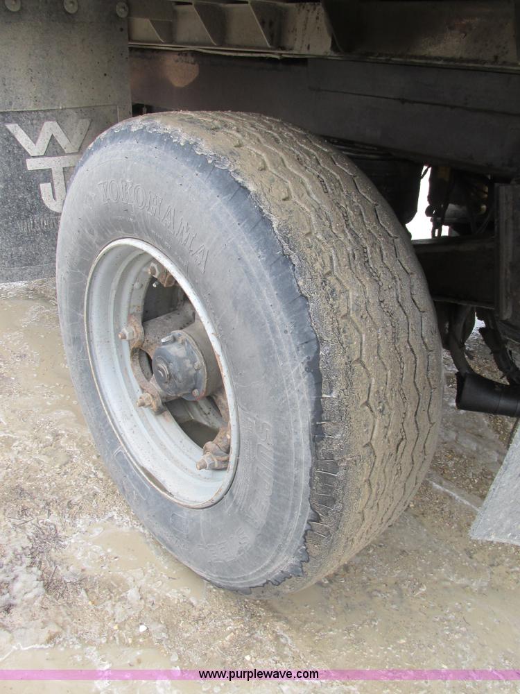 image for item H7564 1993 shop built pup dump trailer