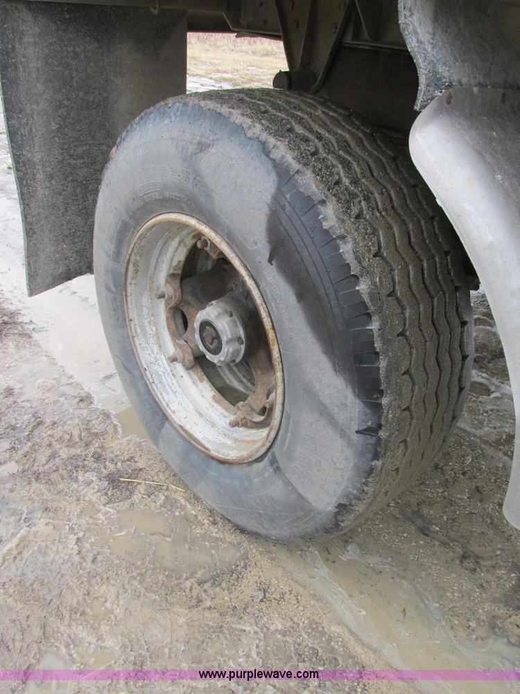 image for item H7564 1993 shop built pup dump trailer