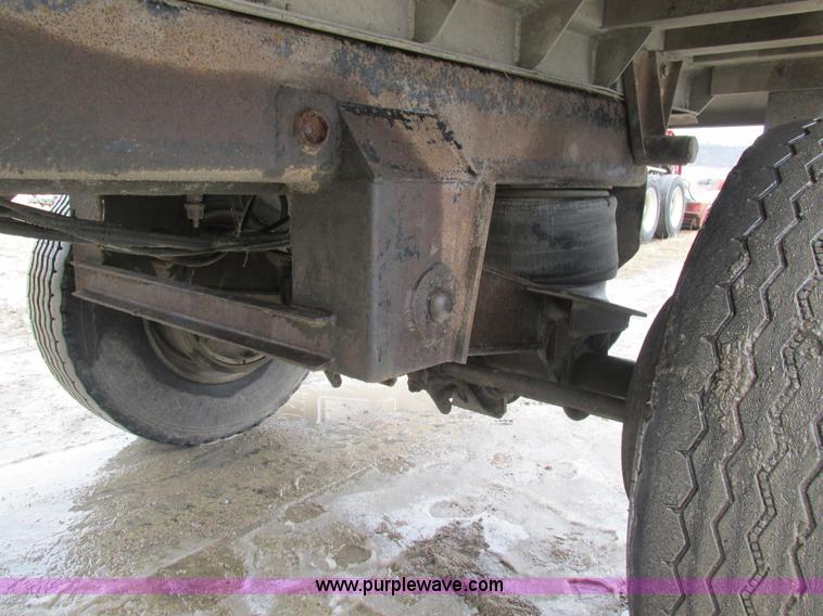 image for item H7564 1993 shop built pup dump trailer