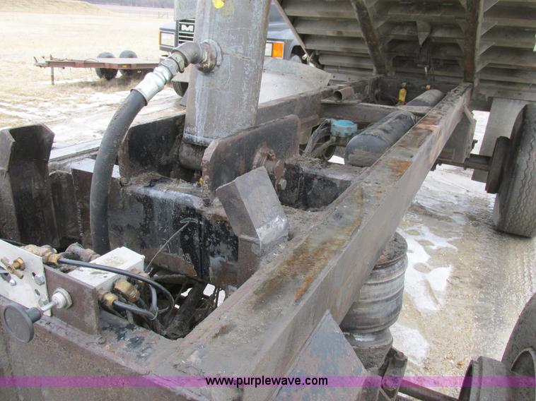 image for item H7564 1993 shop built pup dump trailer