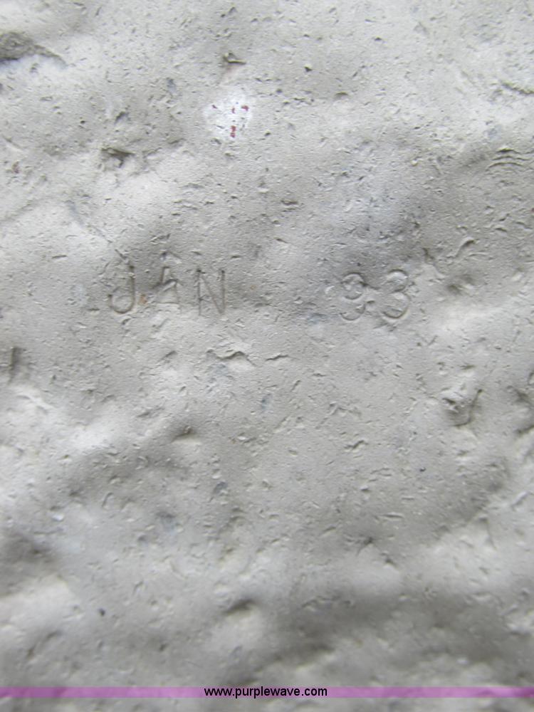 image for item H7564 1993 shop built pup dump trailer