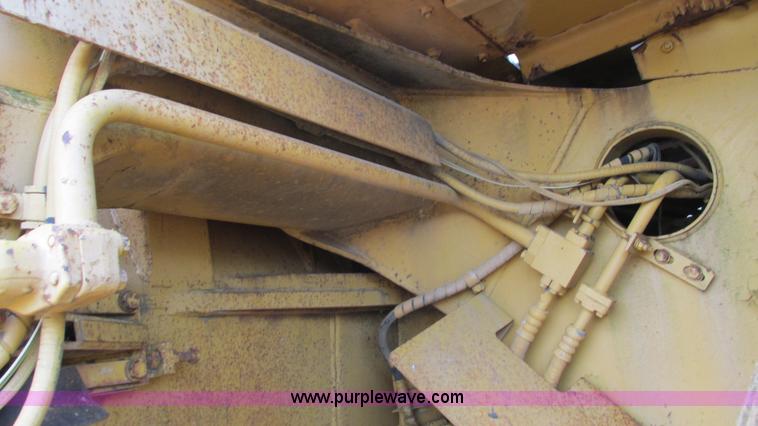 image for item I3083 Komatsu WS23-1 conventional scraper