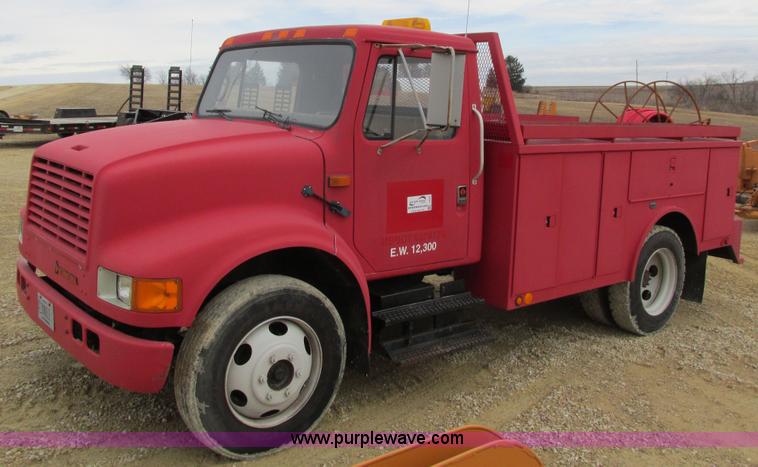 image for item I4024 1990 International 4700 service truck
