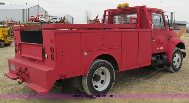 image for item I4024 1990 International 4700 service truck