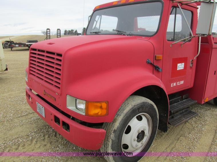 image for item I4024 1990 International 4700 service truck
