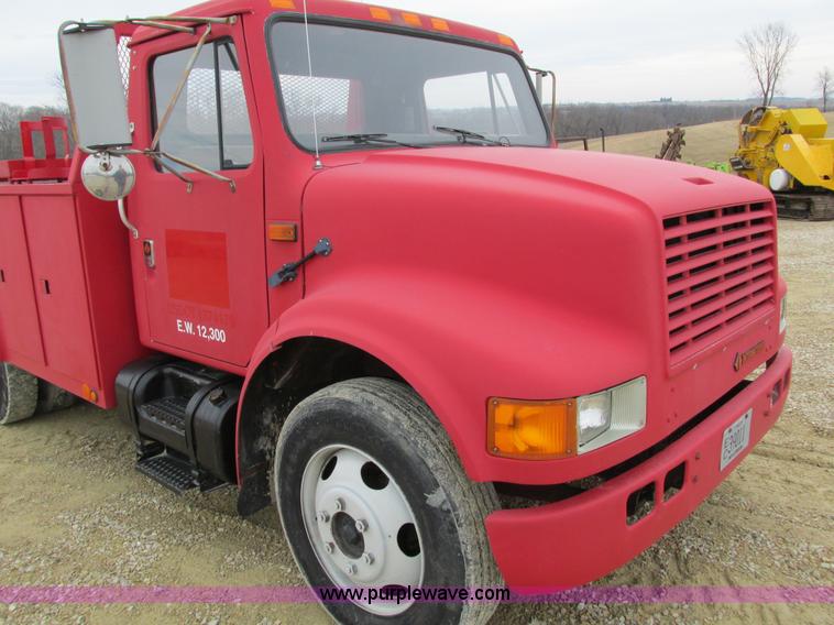 image for item I4024 1990 International 4700 service truck