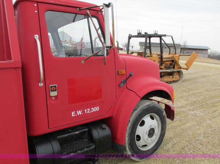 image for item I4024 1990 International 4700 service truck