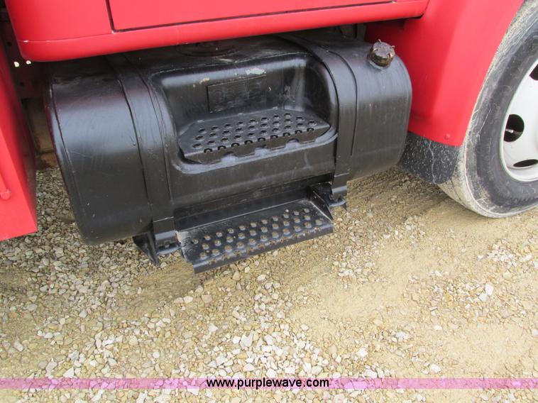 image for item I4024 1990 International 4700 service truck