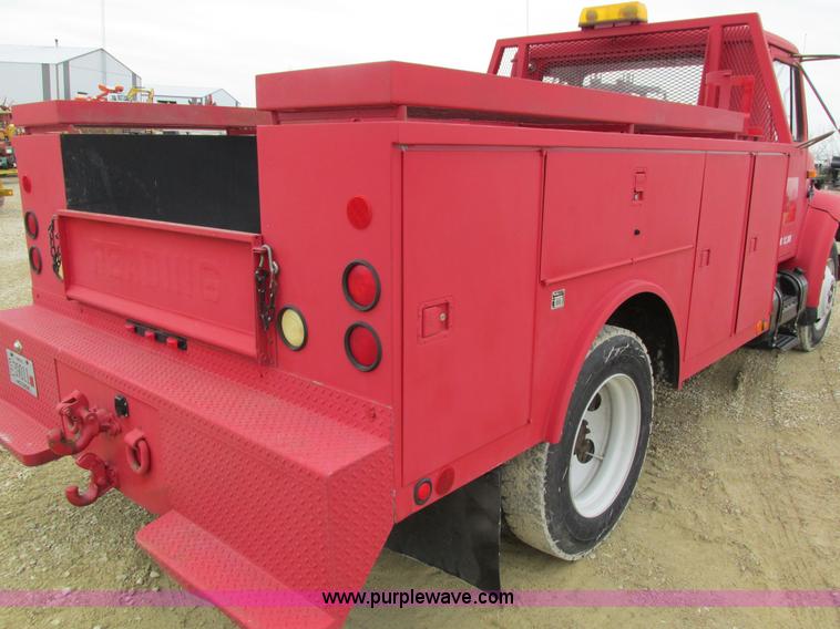 image for item I4024 1990 International 4700 service truck