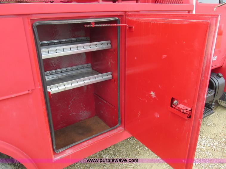 image for item I4024 1990 International 4700 service truck