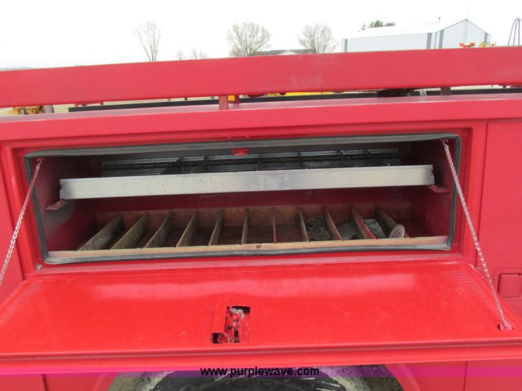 image for item I4024 1990 International 4700 service truck