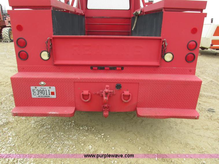 image for item I4024 1990 International 4700 service truck