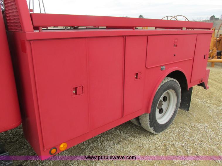 image for item I4024 1990 International 4700 service truck