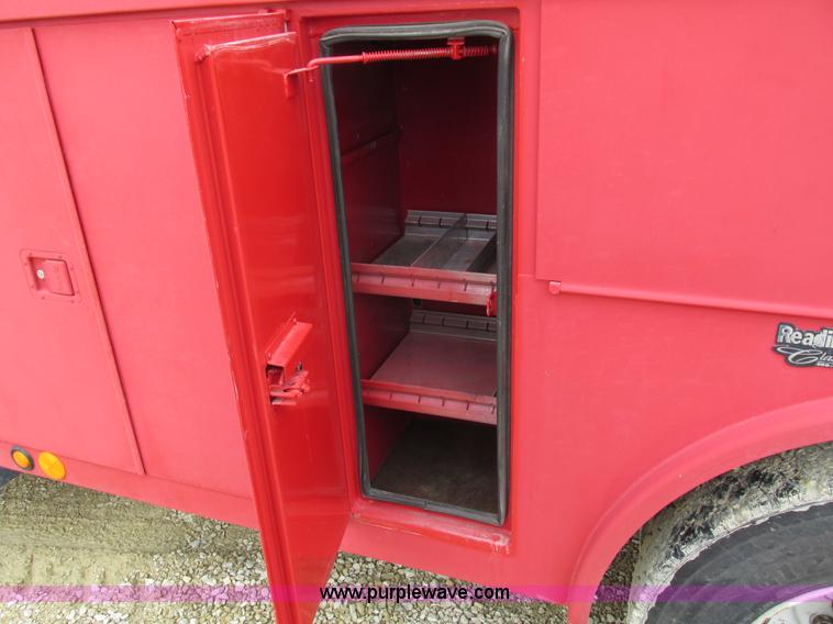 image for item I4024 1990 International 4700 service truck