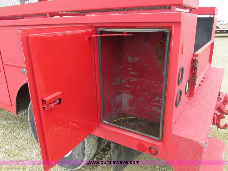 image for item I4024 1990 International 4700 service truck