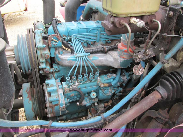 image for item I4024 1990 International 4700 service truck