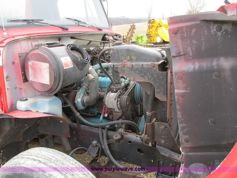 image for item I4024 1990 International 4700 service truck