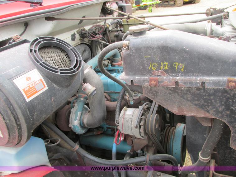 image for item I4024 1990 International 4700 service truck