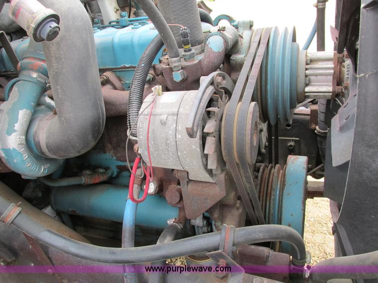 image for item I4024 1990 International 4700 service truck