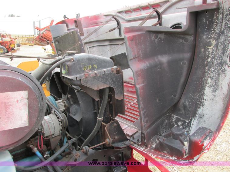 image for item I4024 1990 International 4700 service truck