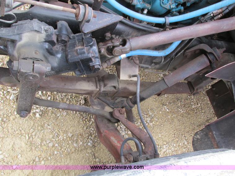 image for item I4024 1990 International 4700 service truck